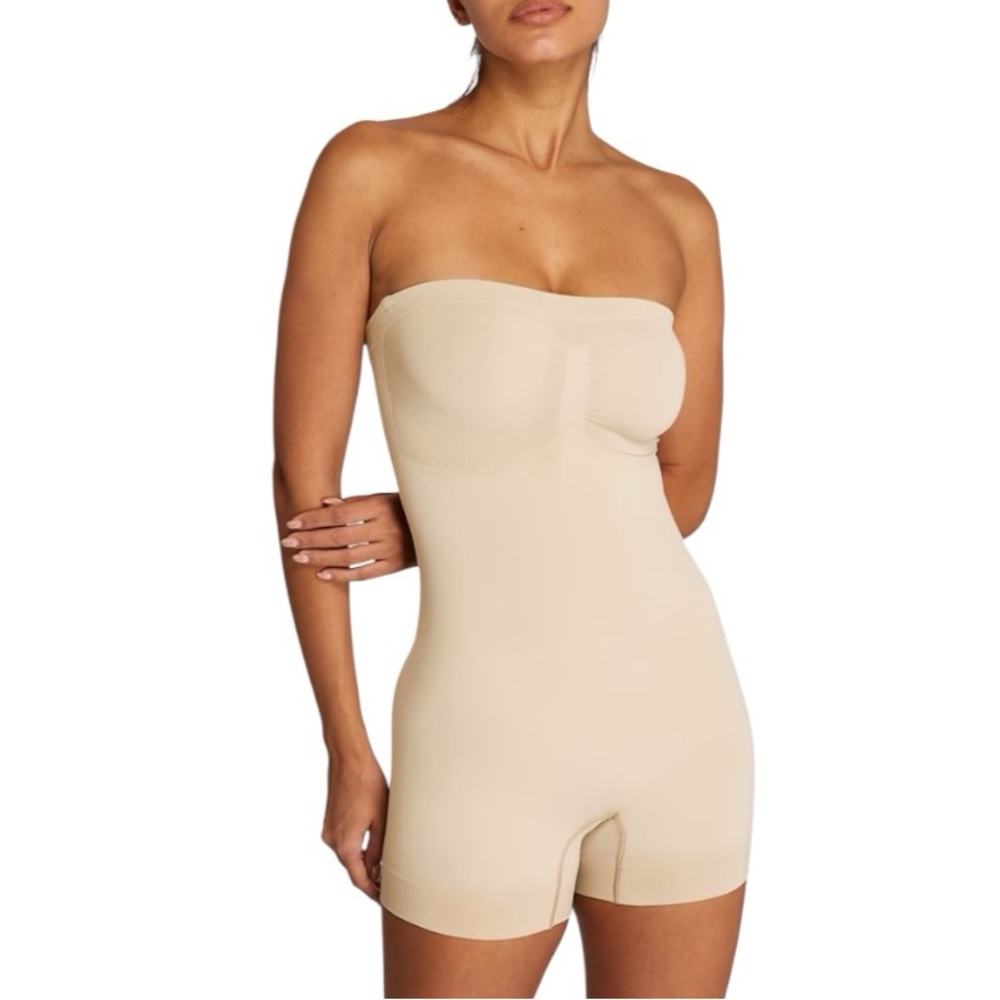 SKIMS Nude Seamless Sculpt Strapless Shortie Bodysuit! Retail $80. - Picture 2 of 7